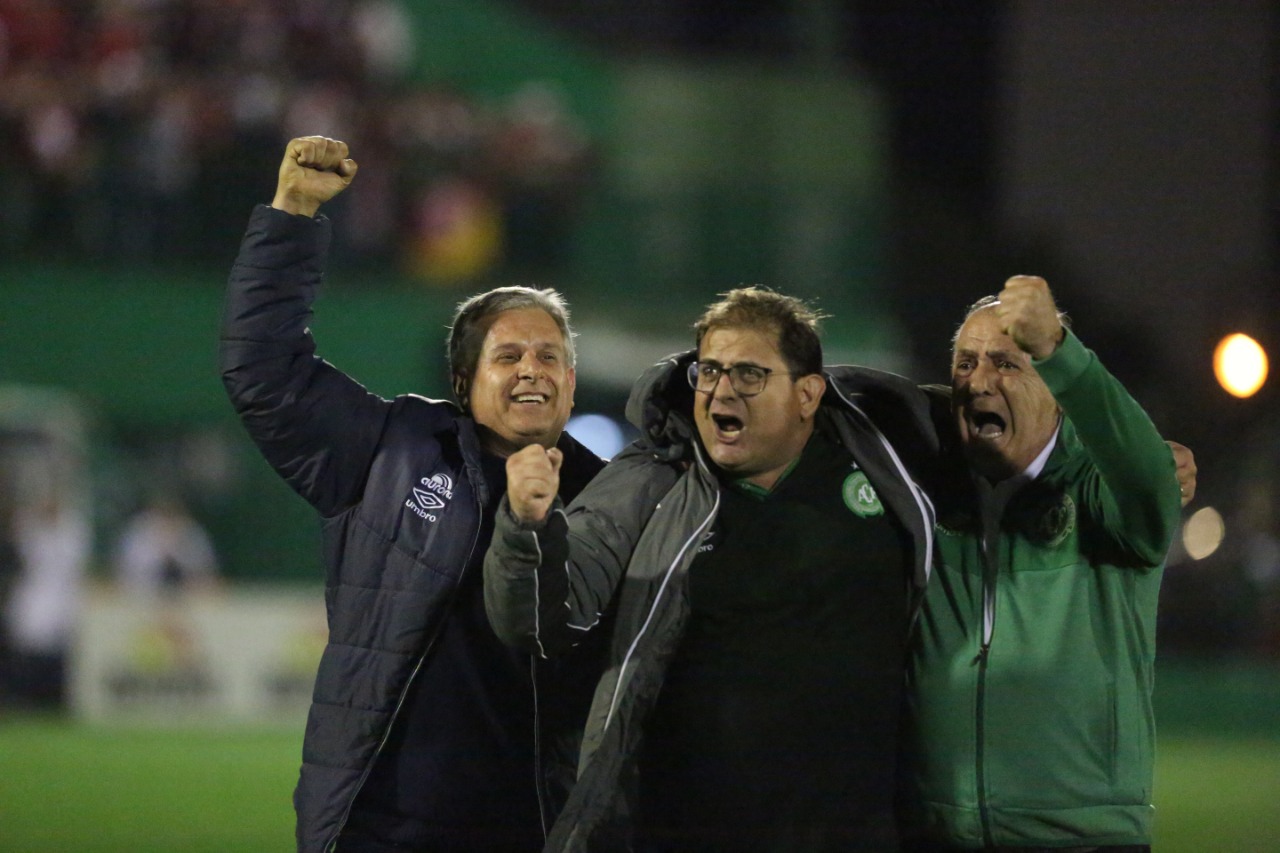 Guto Ferreira acredita que ‘não foi uma vitória qualquer’ da Chapecoense