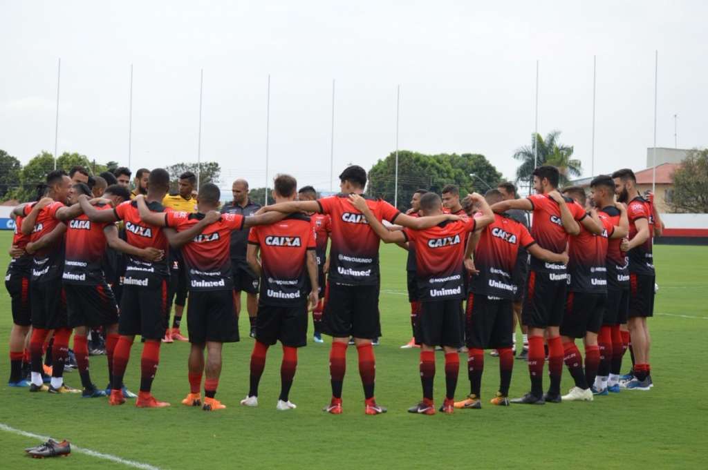 Time esta unido para continuar na luta pelo acesso (foto: Divulgação/ Atlético-GO)