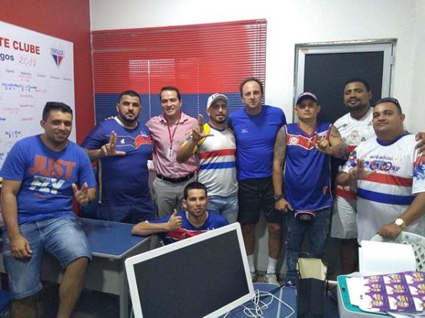 Série B: Organizadas do Fortaleza se reúnem com presidente e Rogério Ceni