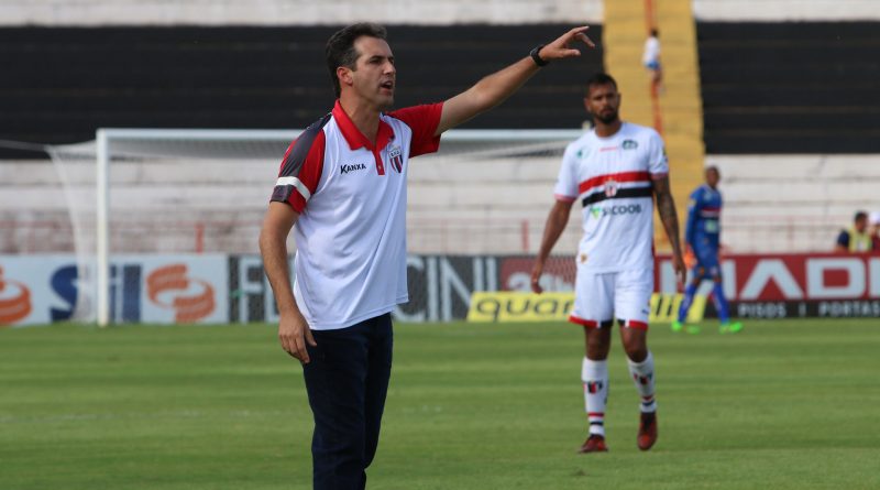 Pensando na Série B de 2019, Botafogo está próximo de renovação com técnico Léo Condé