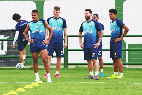 Série B: Após vitória em clássico, Goiás segue preparação para enfrentar a Ponte Preta