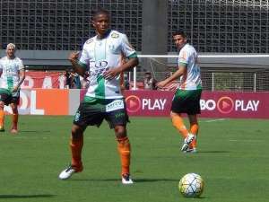 Perto dos 100 jogos, Juninho exalta ambiente do América-MG: 