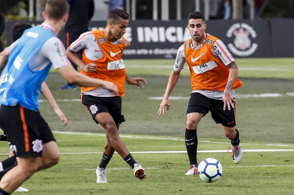 Gabriel espera que jogo contra o Inter coloque fim à oscilação do Corinthians