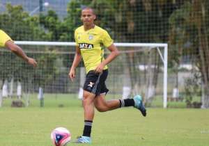 Série B: Cleberson lamenta derrota do Figueirense, mas acredita no acesso