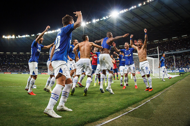 Desfalcado, Cruzeiro encara o Boca e tenta ampliar ótimo histórico como visitante