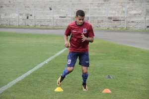 Meia paraguaio espera grande jogo do Paraná contra o Atlético-PR em clássico
