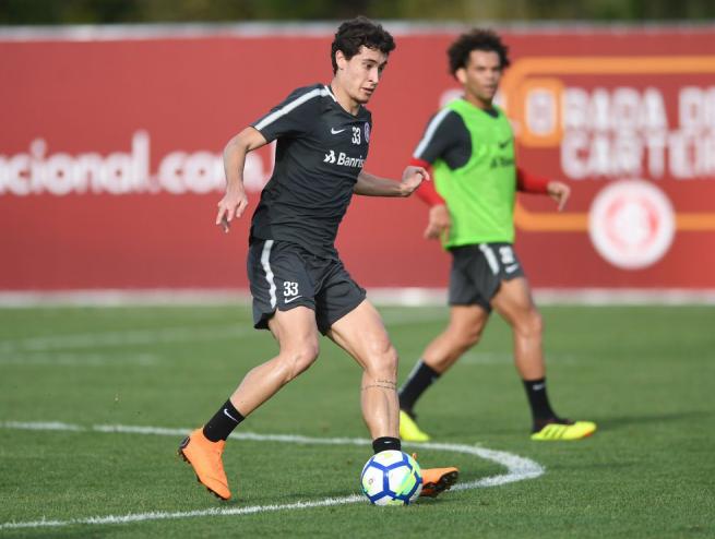 Dourado virou dúvida para o jogo contra o Corinthians, no próximo domingo (Foto: Divulgação/Internacional)
