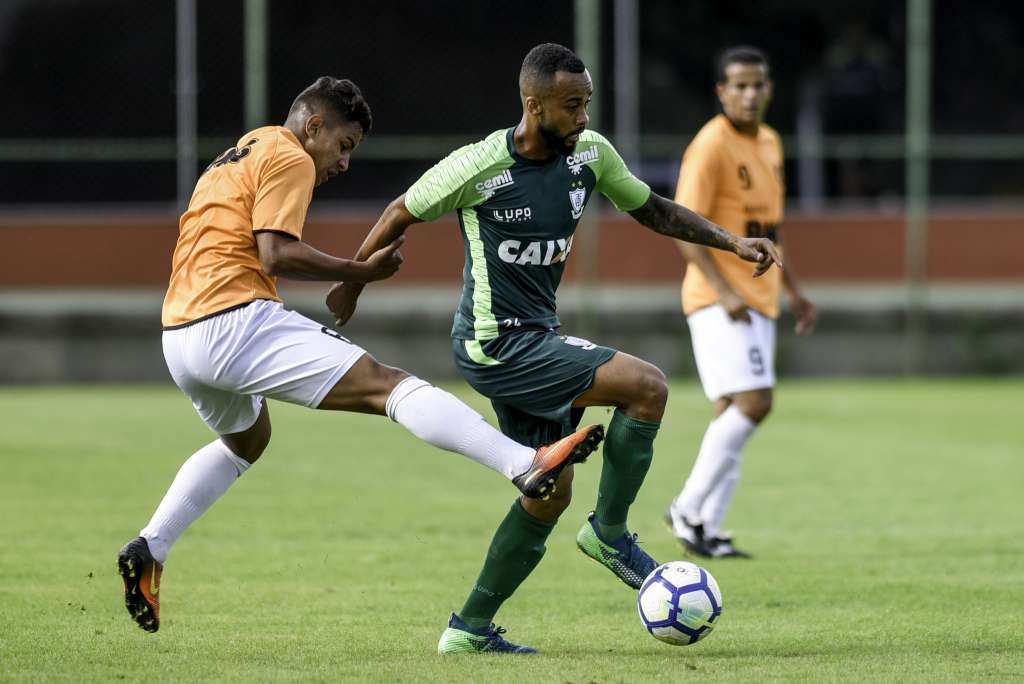 Wesley destaca grande momento no América-MG e espera terminar bem a temporada no clube