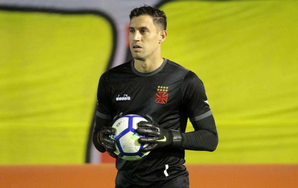 Goleiro vê como obrigação a vitória diante do Bahia na próxima segunda-feira (foto: Divulgação/ Vasco)