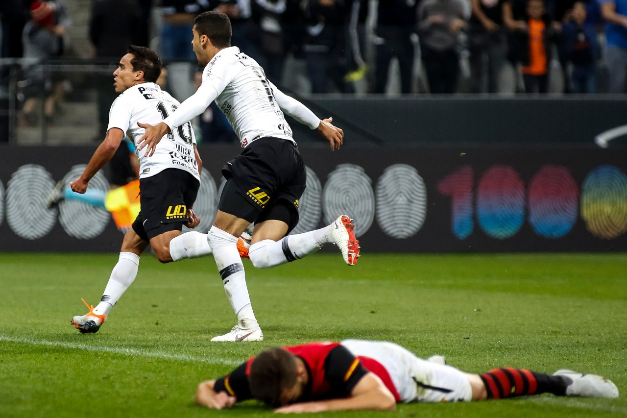 Jonathas fica fora de treino do Corinthians e se torna dúvida para pegar Internacional