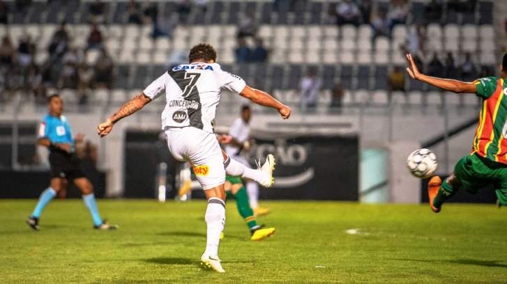 A Ponte Preta vive um momento delicado dentro do campeonato e não ganha há seis jogos