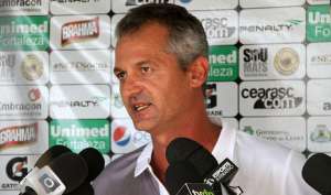 Lisca diz querer contar com atacante Gustavo, do Fortaleza, no Ceará