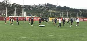 Com problemas na zaga, Odair testa Fabiano na zaga do Internacional para domingo