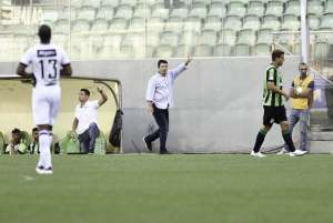 Adilson Batista pede concentração e acredita em vitória do América-MG