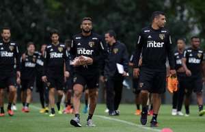 Aguirre relaciona Diego Souza e Régis e confirma baixas de Everton e Bruno Peres