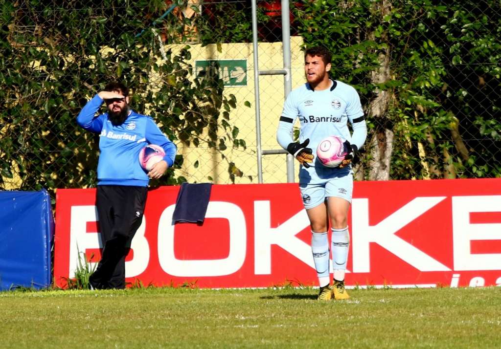 Phelipe, de 19 anos, foi convocado pela primeira vez para a seleção principal (Foto: Rodrigo Fatturi / Grêmio)