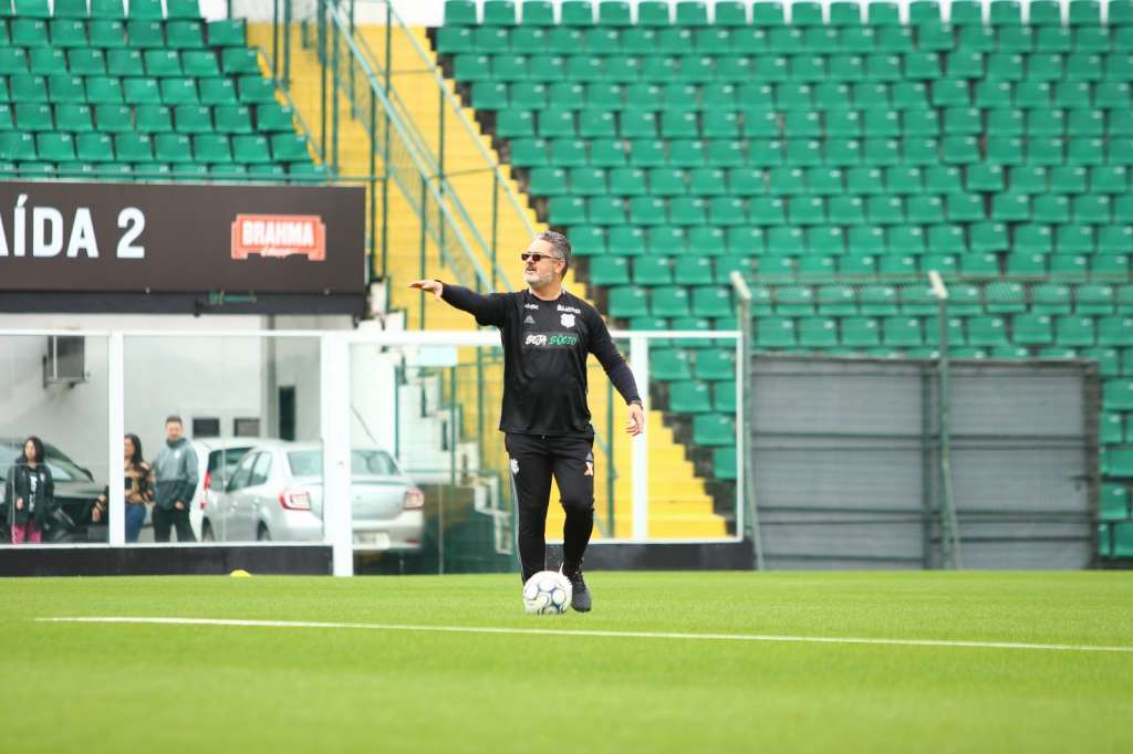 Rogério Micale ainda não venceu no comando do Figueirense (Foto: Vinicius Nunes/Figueirense)