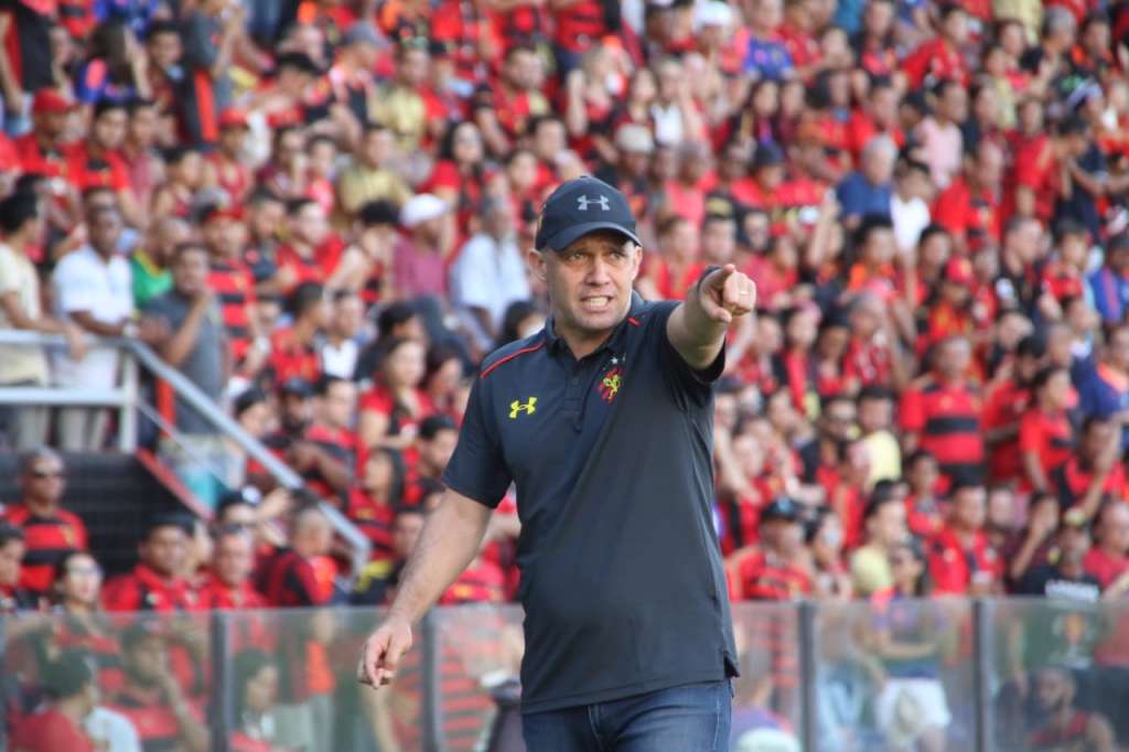 Para o técnico Eduardo Baptista, duelo com o Palmeiras é a primeira de sete decisões para o Sport - Williams Aguiar/Sport Club do Recife