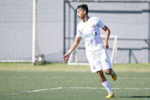 Aos 16 anos, Kaio Jorge treina com Cuca e deve ter chance em breve no Santos