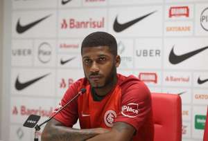 Emerson Santos treina e está confirmado no Inter contra o Corinthians