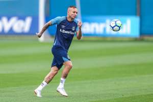 Everton, atacante do Grêmio, pede concentração no Brasileirão