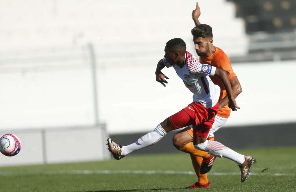 O Red Bull Brasil saiu atrás do Desportivo Brasil, mas conseguiu a virada no segundo tempo