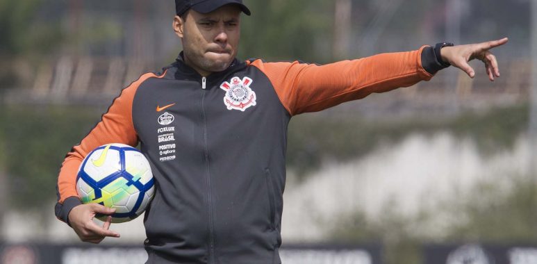 De olho no Flamengo, Corinthians testa ataque contra o Internacional
