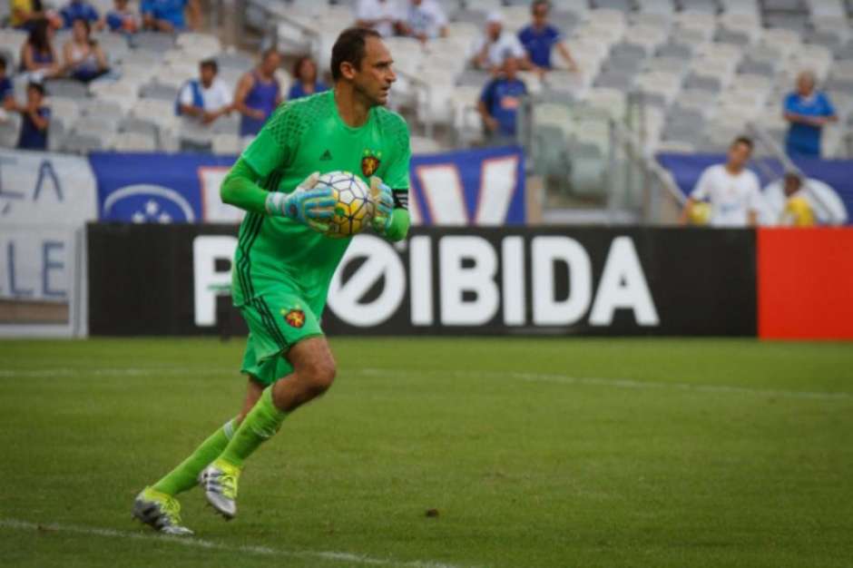 Mais velho em atividade no Brasil, Magrão já ‘divide’ os gramados com os filhos