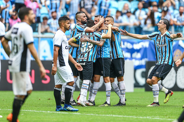 Grêmio 3 x 2 Ceará – Tricolor sai atrás, reage e volta a sonhar com título brasileiro