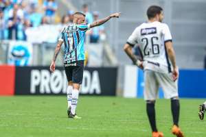 Com um misto de alívio e irritação, Luan decide e critica repórter da SporTV