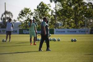 Guto Ferreira prega pés no chão para Chapecoense manter o bom momento