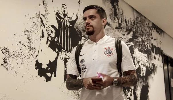 Fagner exalta desempenho defensivo do Corinthians contra o Inter