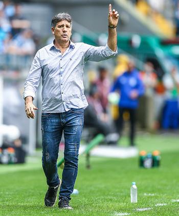 Renato Gaúcho exalta time do Grêmio e avisa: “Queremos as duas competições”