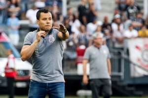 Jair Ventura aprova desempenho do Corinthians e pode repetir time titular