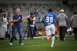 Após escalar reservas, Mano exalta superação do Cruzeiro