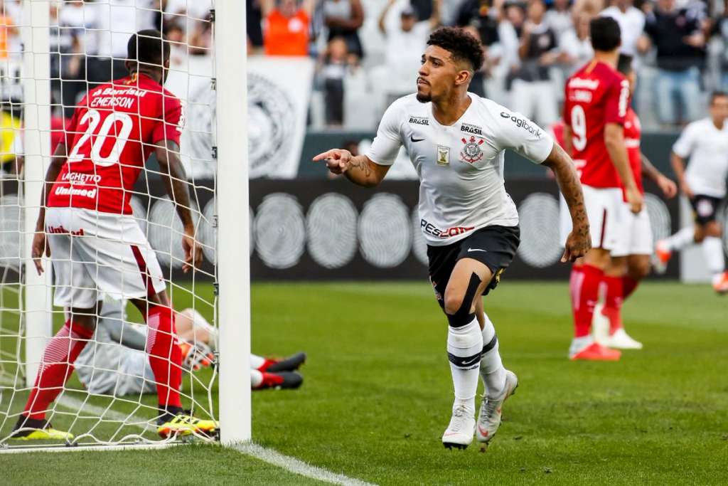 Corinthians espera apoio da torcida em treino e contra o Flamengo
