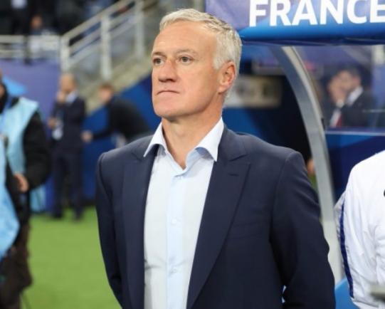 O treinador corou sua ótima temporada que fez frente e seleção francesa (foto: Divulgação/ França)