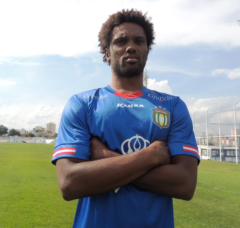 Copa Paulista: Atacante revelado pelo Flamengo chega para reforçar o São Caetano