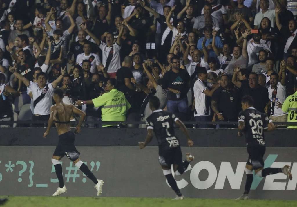 Fora da zona de rebaixamento, Vasco mira subir até 3 posições na quinta-feira