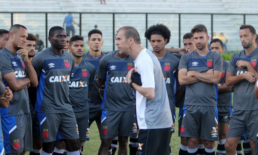 Milton Mendes está sem clube desde que deixou o Vasco, em agosto de 2017. (Foto: Divulgação / Vasco