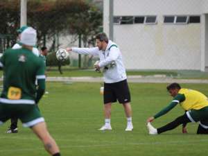 Série B: Desfalcado, Coritiba projeta duas vitórias em casa para arrancar