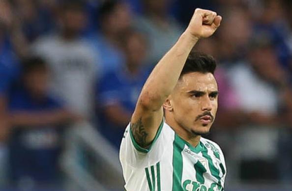 Atacante está a apenas um gol de igualar as 17 bolas na rede da sua primeira temporada pelo Verdão  (Foto: César Greco/Ag. Palmeiras/Divulgação)