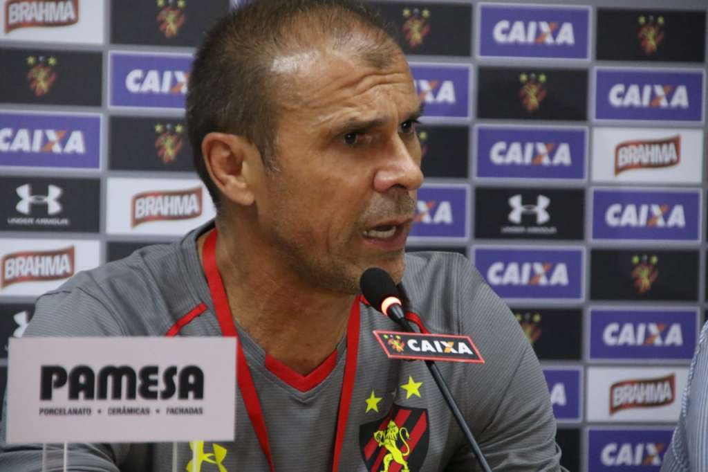 Milton Mendes foi apresentado oficialmente no Sport