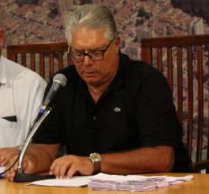 Diretoria da Ponte Preta faz opção de andar com próprias pernas e escanteia Carnielli