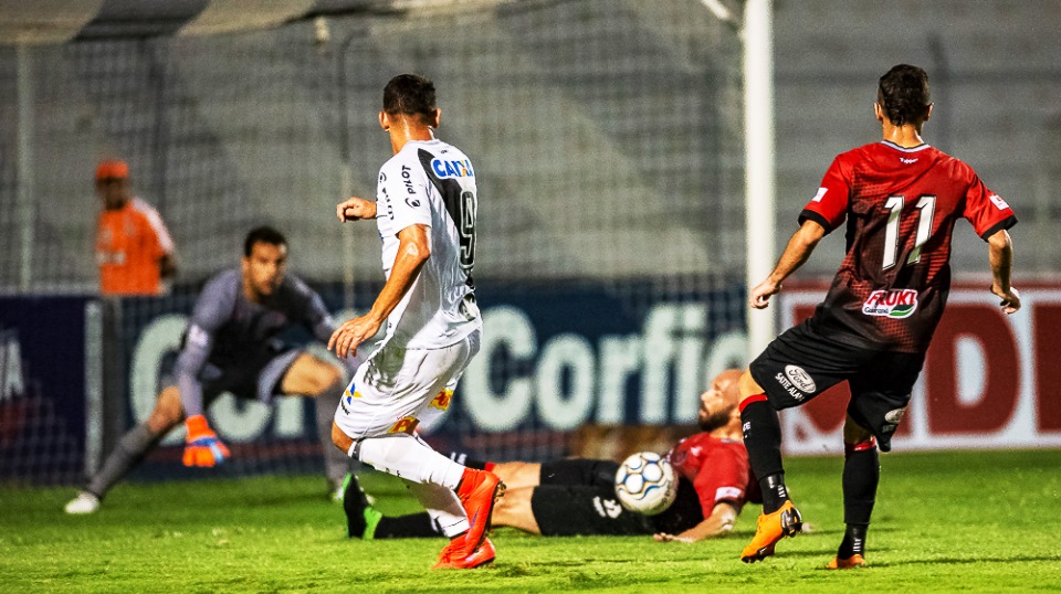 Ponte precisa de treinador que enxergue o jogo da bola