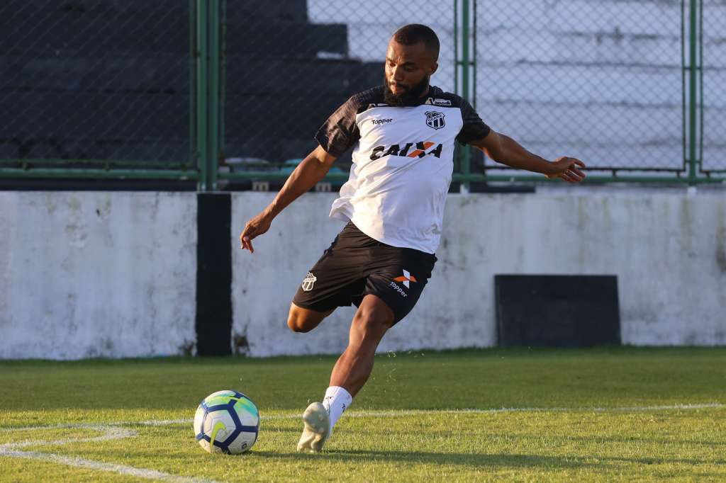Samuel Xavier pediu todo cuidado com a Chapecoense - Felipe Santos/cearasc.com