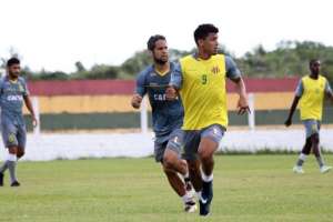 Série B: Sampaio Corrêa fecha treino antes de confronto contra Oeste
