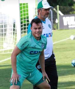 Série B: Renato Cajá sente dores no joelho e desfalca Goiás contra o Paysandu