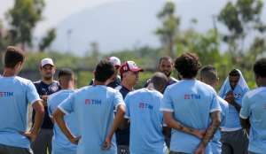 Gerente confirma salários atrasados de atletas e funcionários do Fluminense