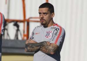 Fagner tem lesão confirmada na coxa e desfalca o Corinthians contra o América-MG